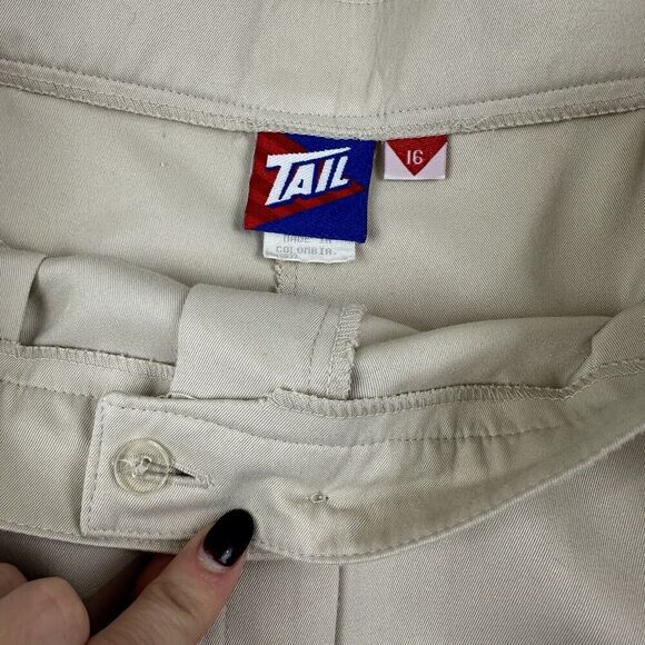 VTG Tail Beige High Waist Pleated Golf Shorts Women’s Size 16 100% Polyester - Picture 4 of 9